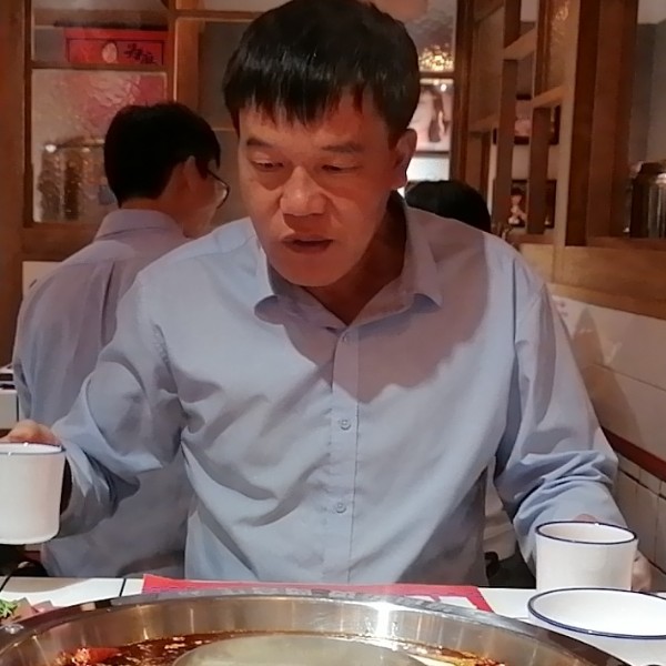 秋颜就眼睛大的照片