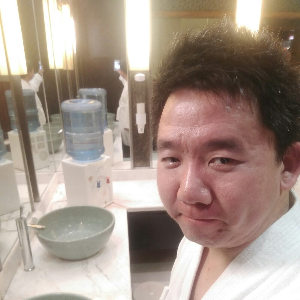 阴谋看题工作的照片