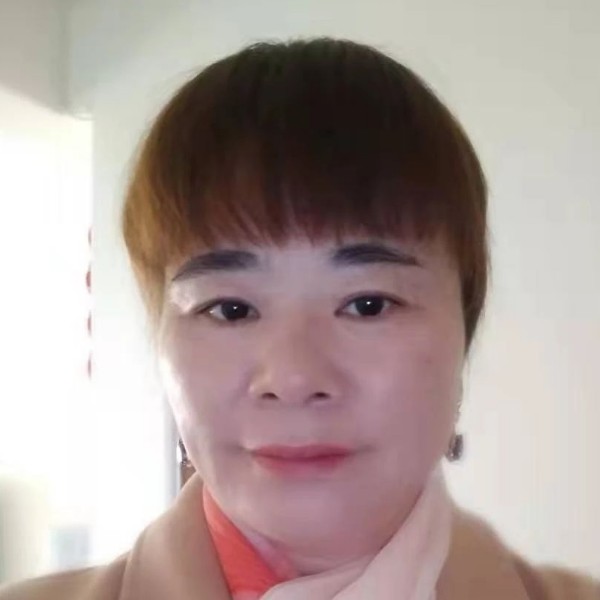 雨后紫罗兰的照片