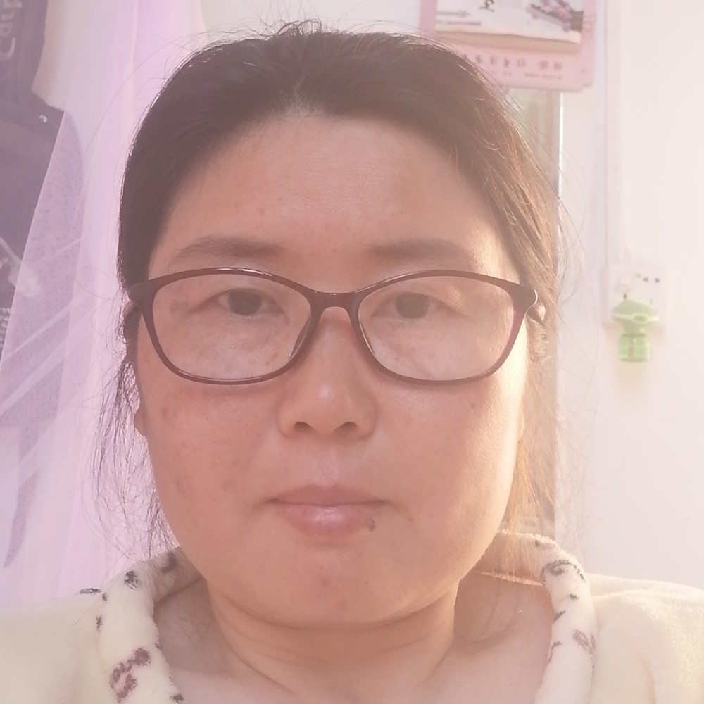 半夏笑谦让的照片