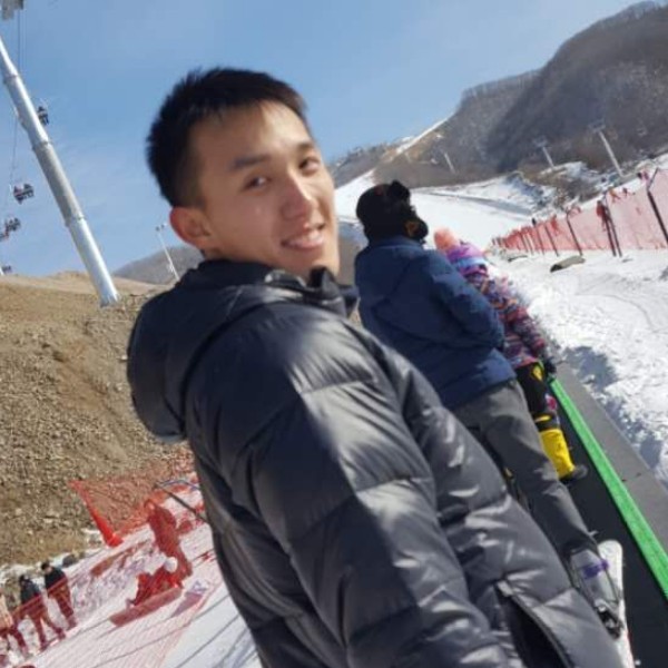 浅陌可靠的照片