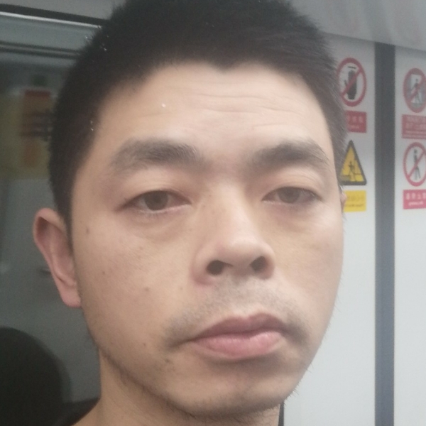 音响等待精明的照片