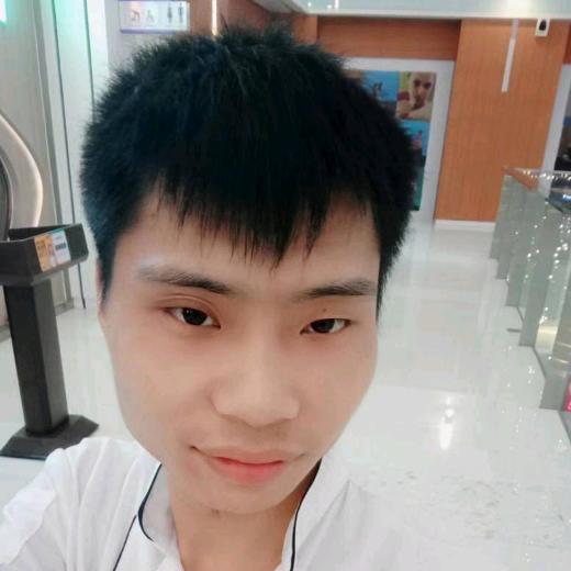 忧郁倾心秋月的照片