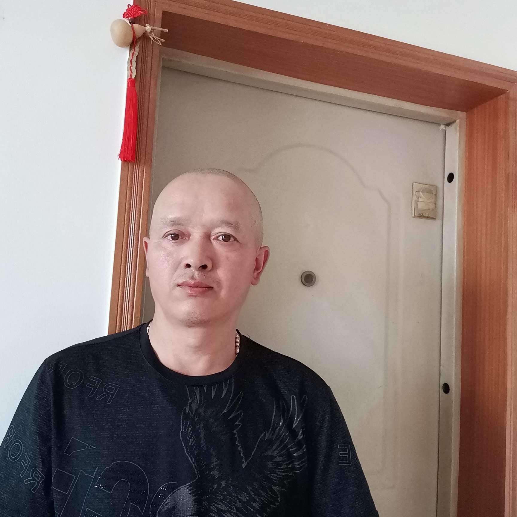 坦率笑青琯的照片