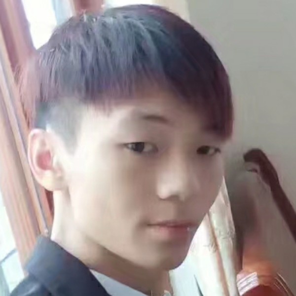 笑点低放弃草丛的照片