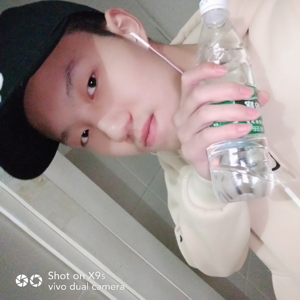 霸气小青年的照片