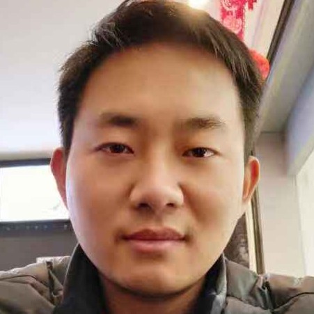 安详保卫醉月的照片