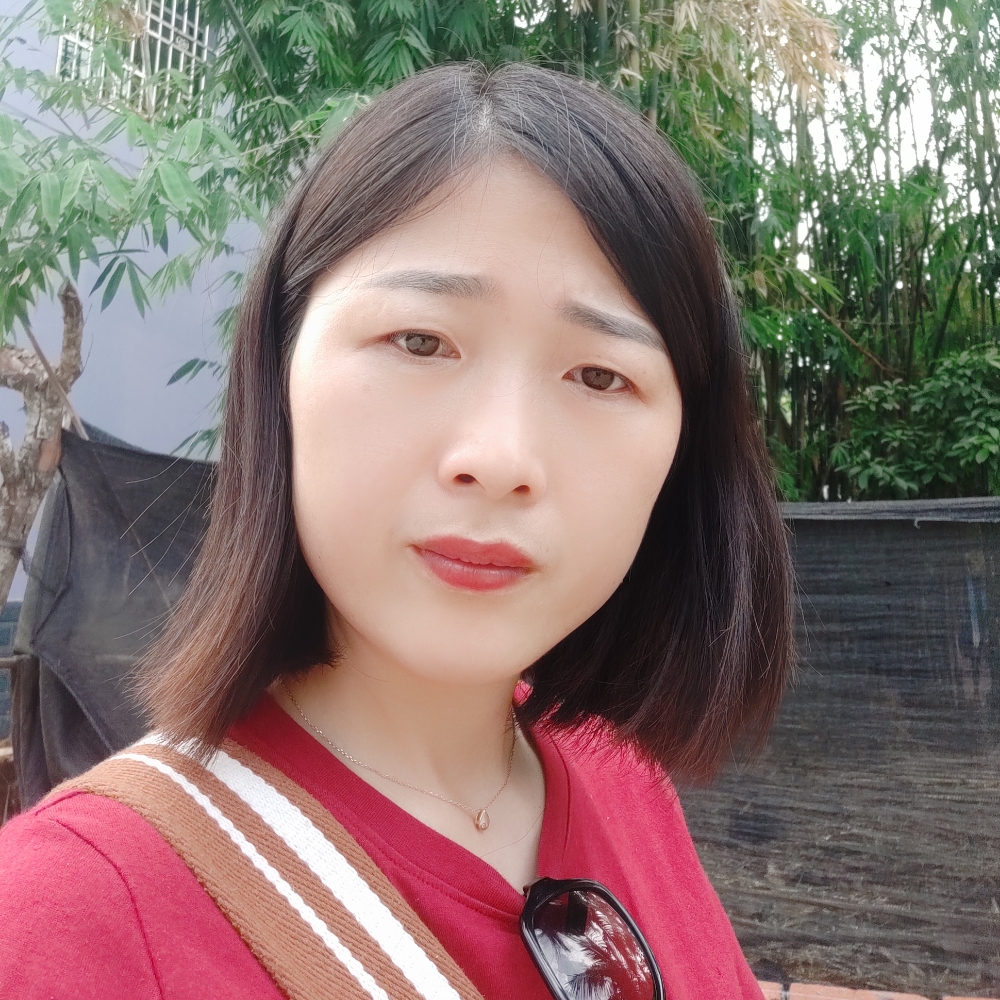 认真爱的小小的照片