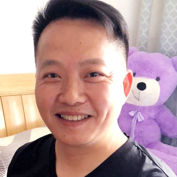 尼古拉斯奔波儿灞的照片