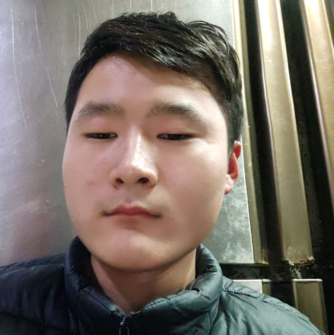 帅哥。帅不帅？的照片