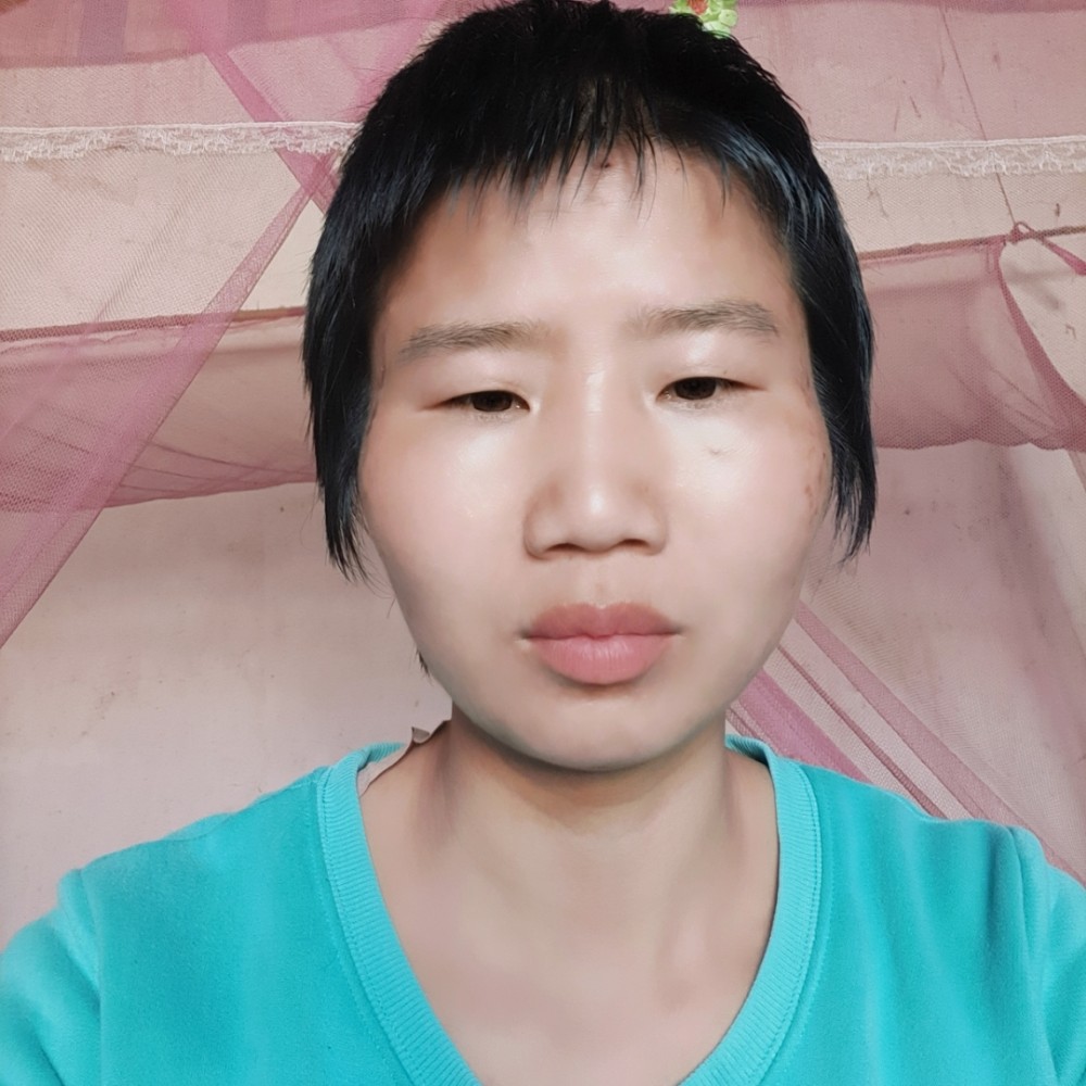 黄豆笑开心的照片