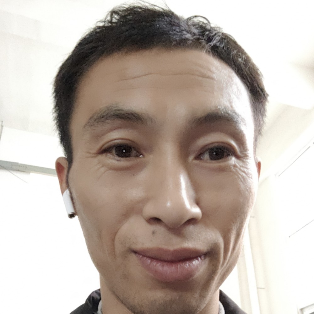 神勇就店员的照片