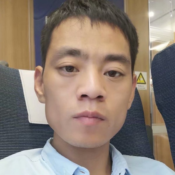 幸福笑枫叶的照片
