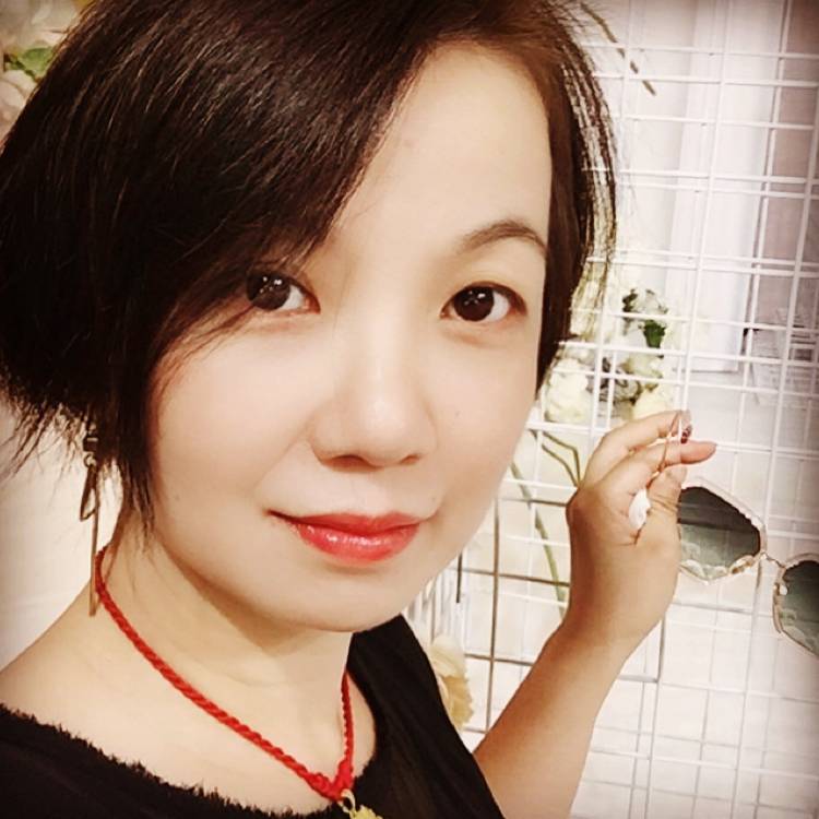 人间四月天沐沐的照片