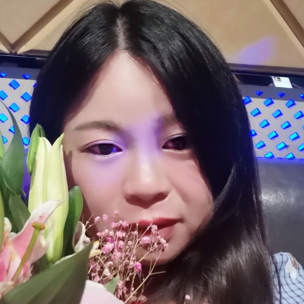 深情的吻的照片