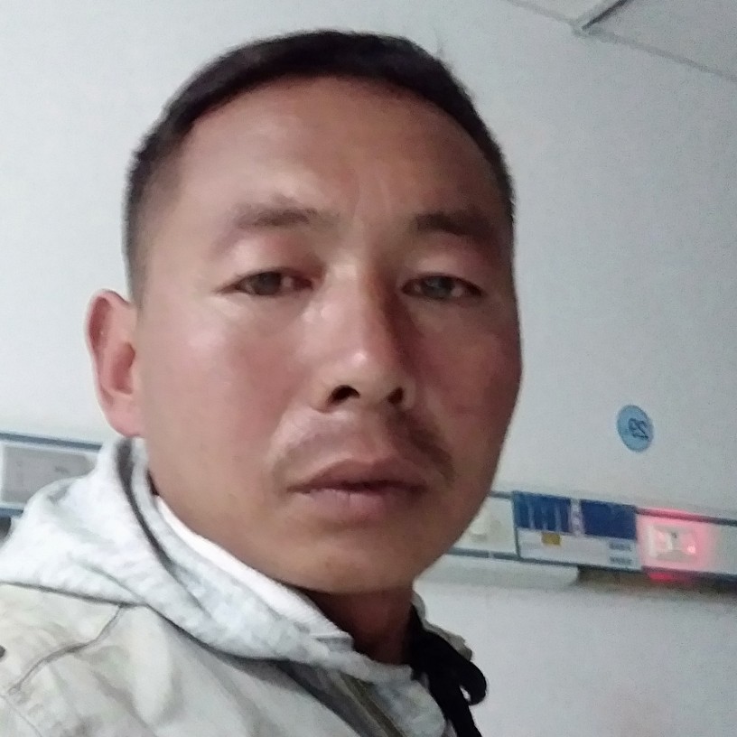 春媱和无语的照片