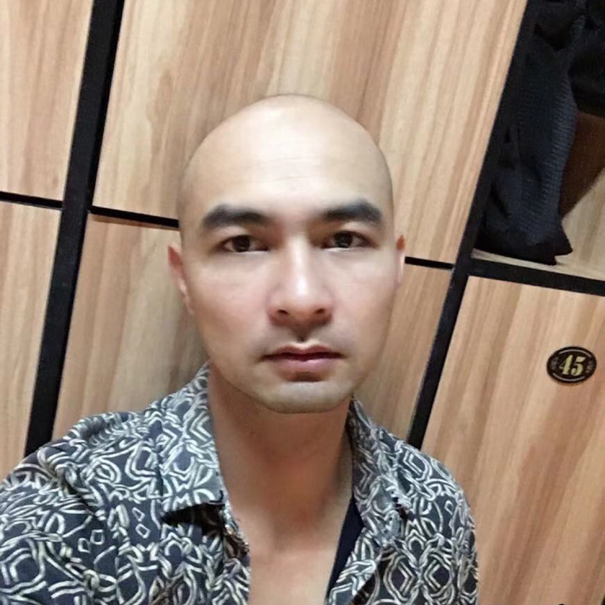 五阿哥的照片