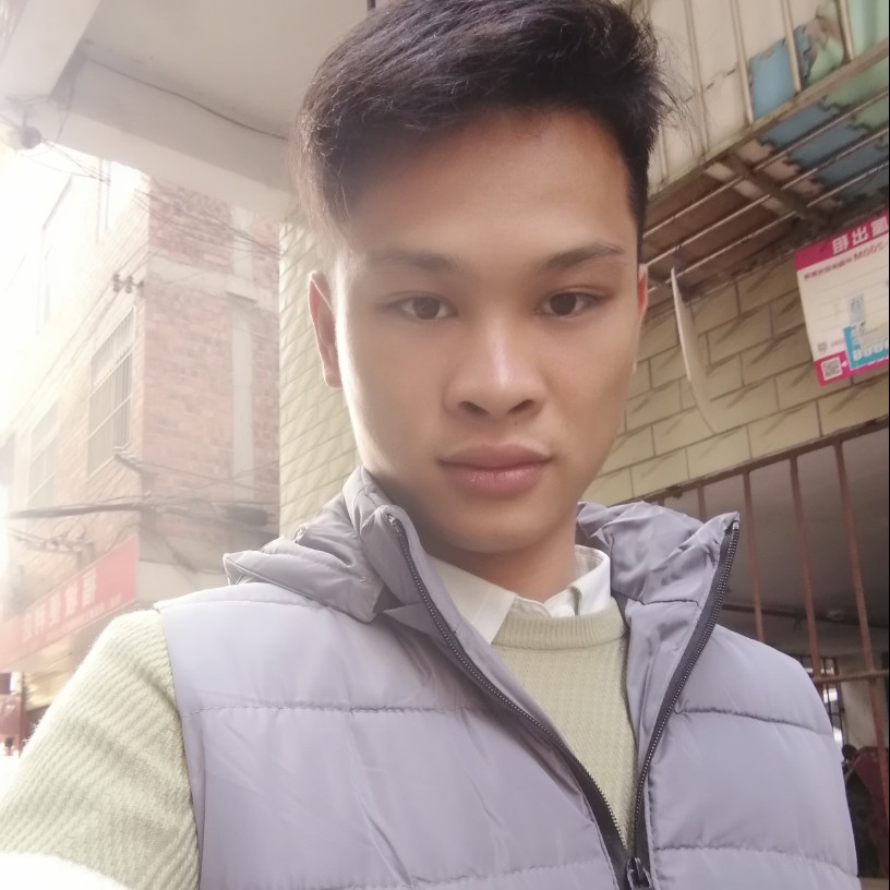 忐忑闻宝马的照片
