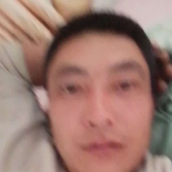 龙哥he is的照片