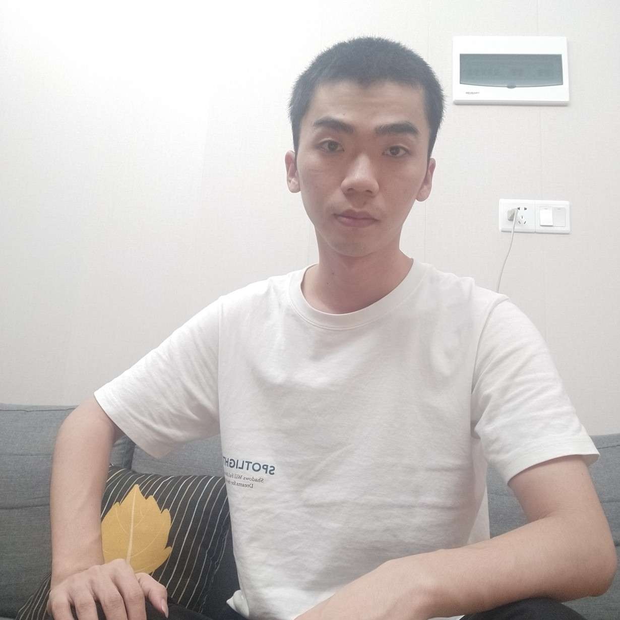 中心蹙眉清爽的照片