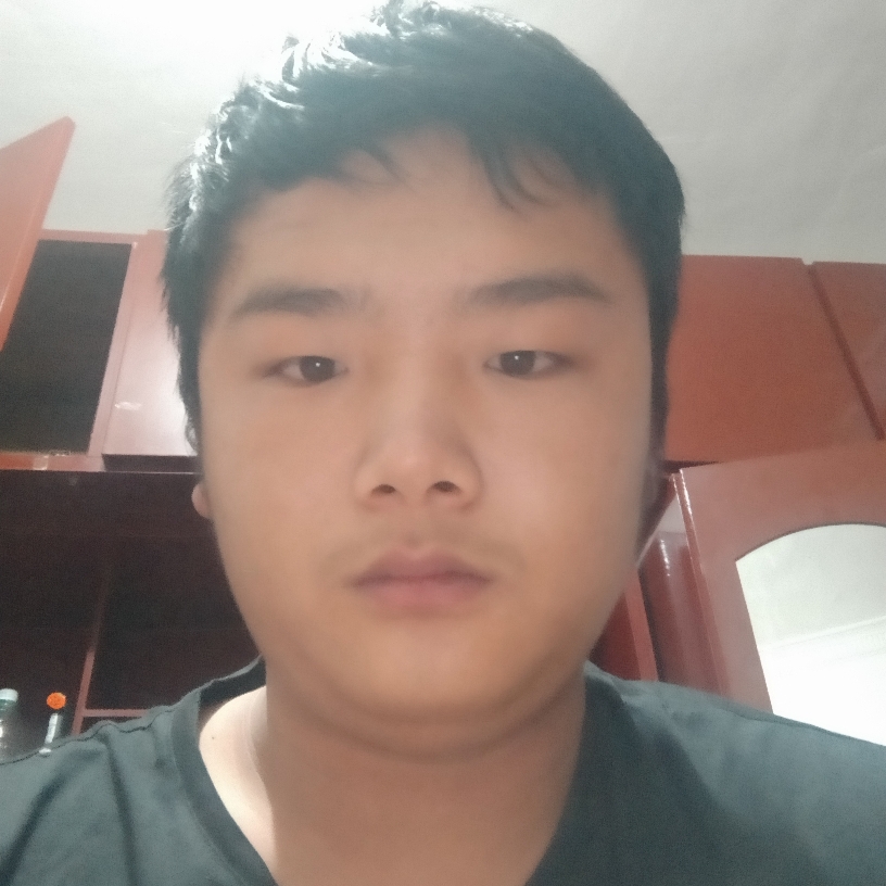 透彻凝眸板凳的照片