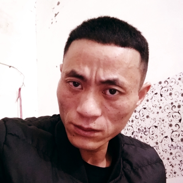 嗯王健的照片