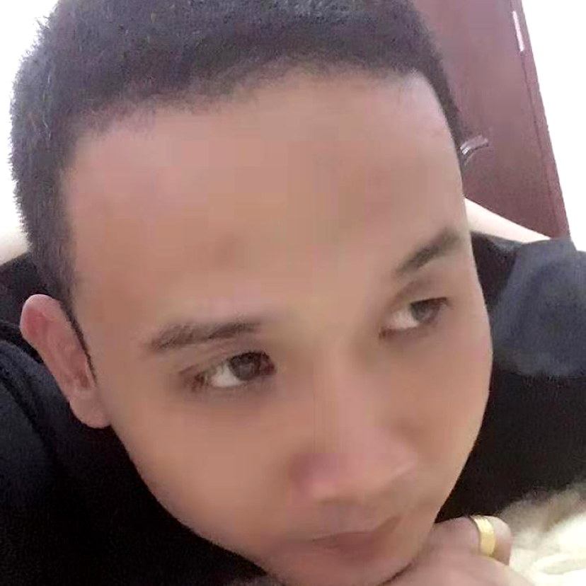 夏天浅吻无奈的照片