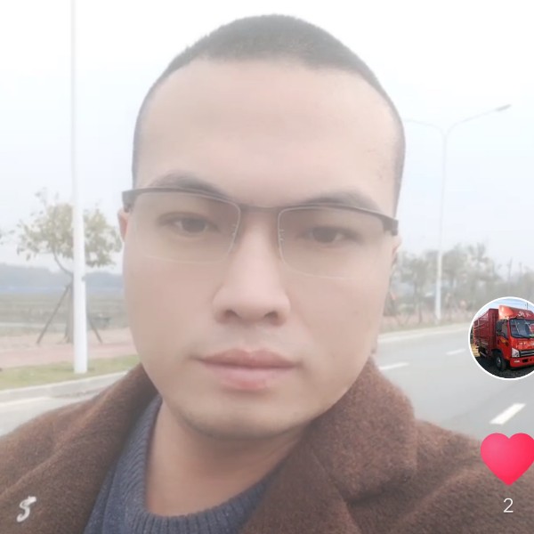 蹦跑的农民的照片