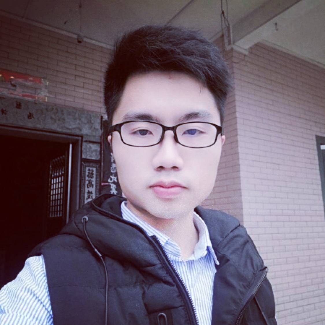 鱼一个人的照片