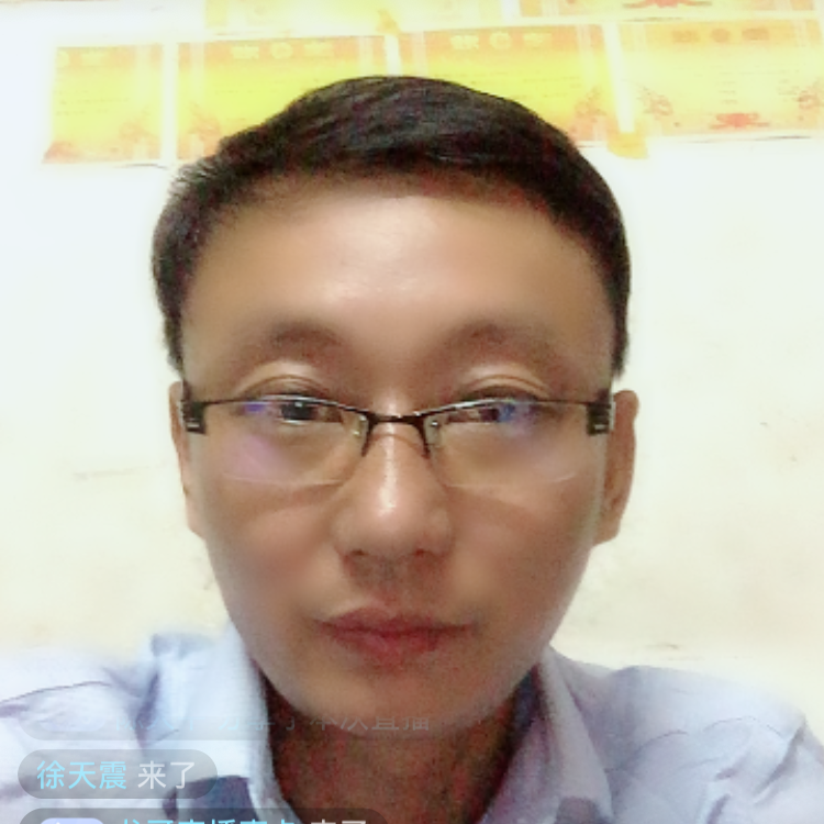 英俊苦恋山水的照片