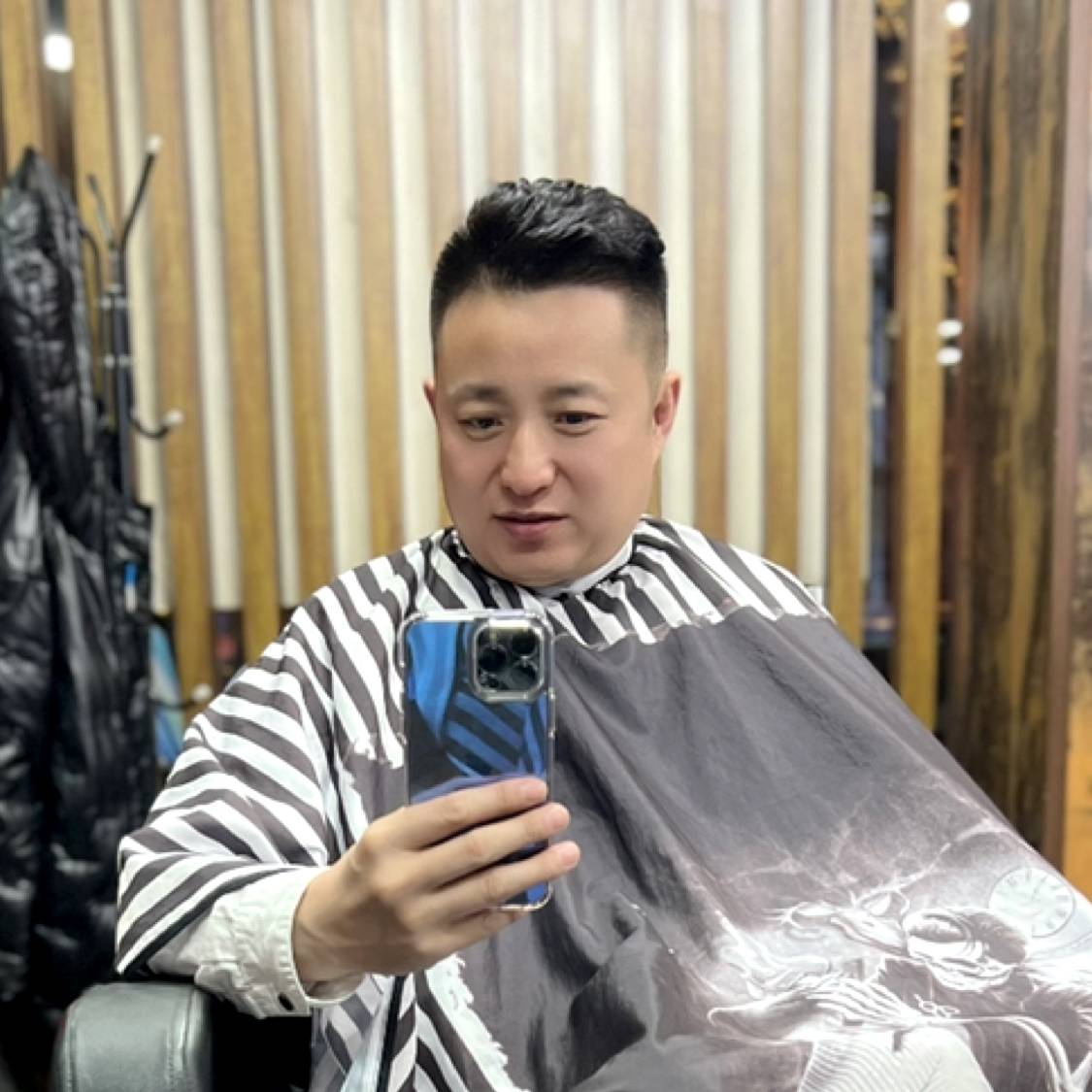 经纪大鹏的照片