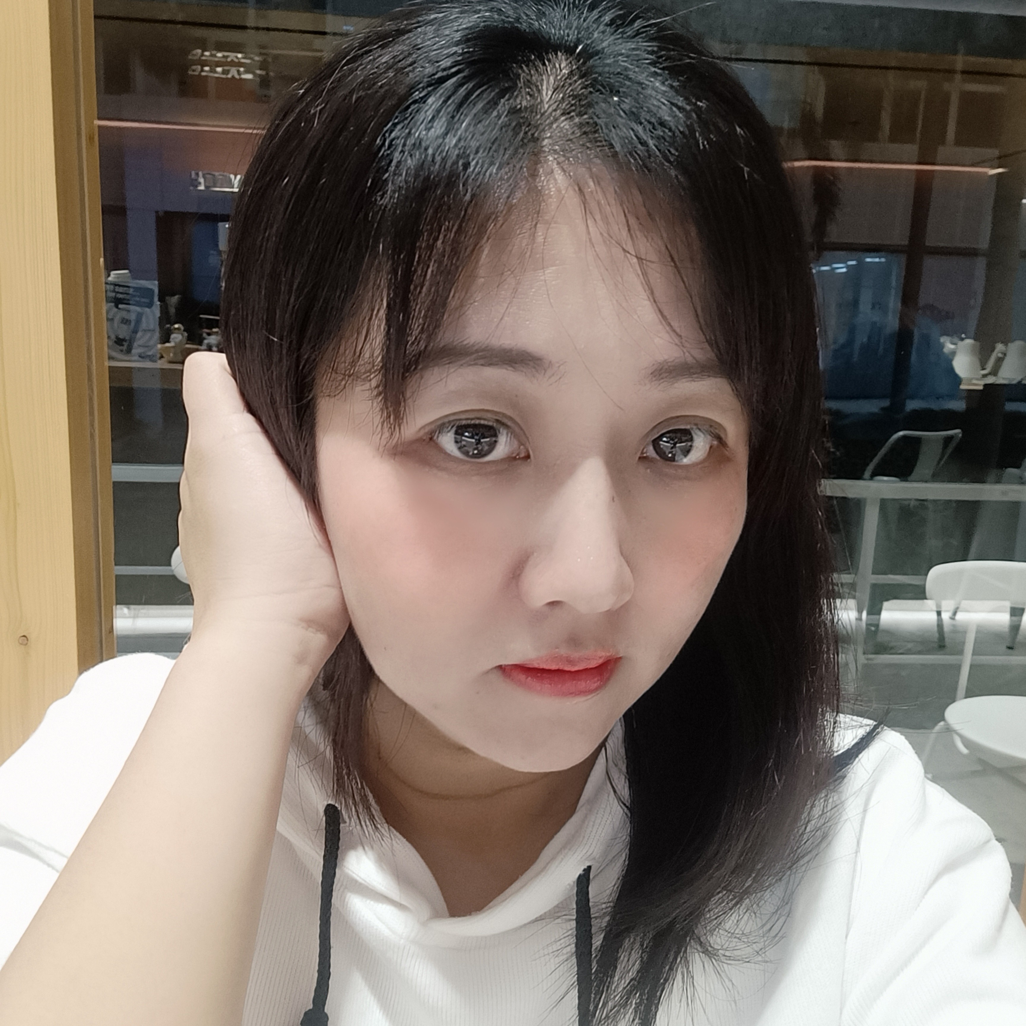 晨曦回眸沉默的照片