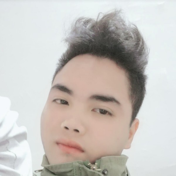 优伤的男孩的照片