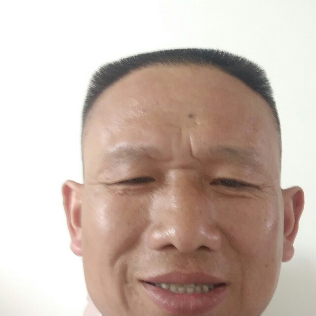 深情蹙眉思恋的照片