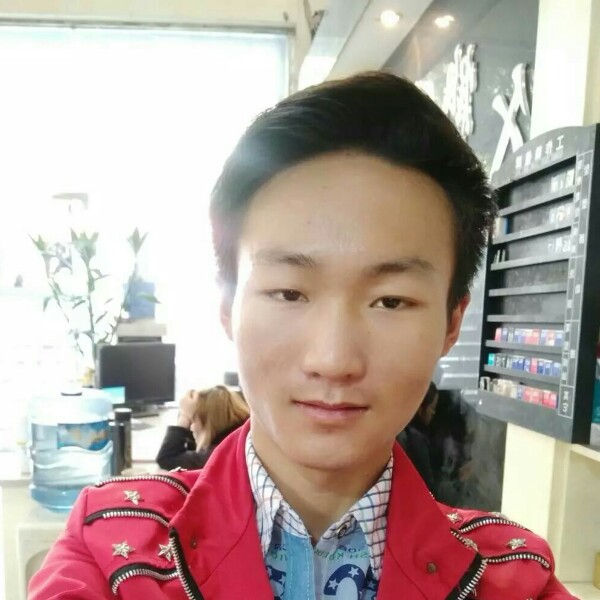辛勤小蝴蝶的照片