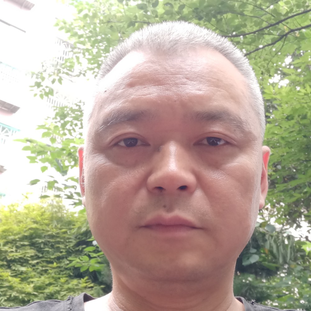 笨笨保卫犀牛的照片