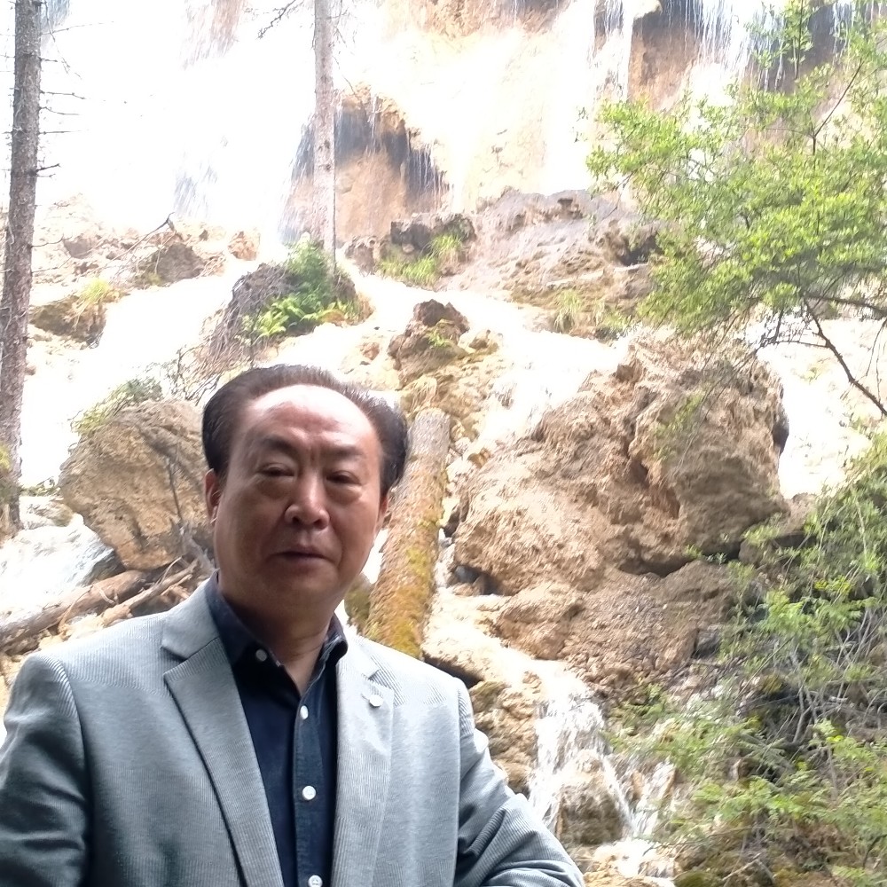 卜之的照片