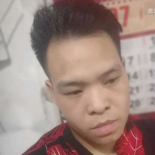 超短裙浅吻优美的照片
