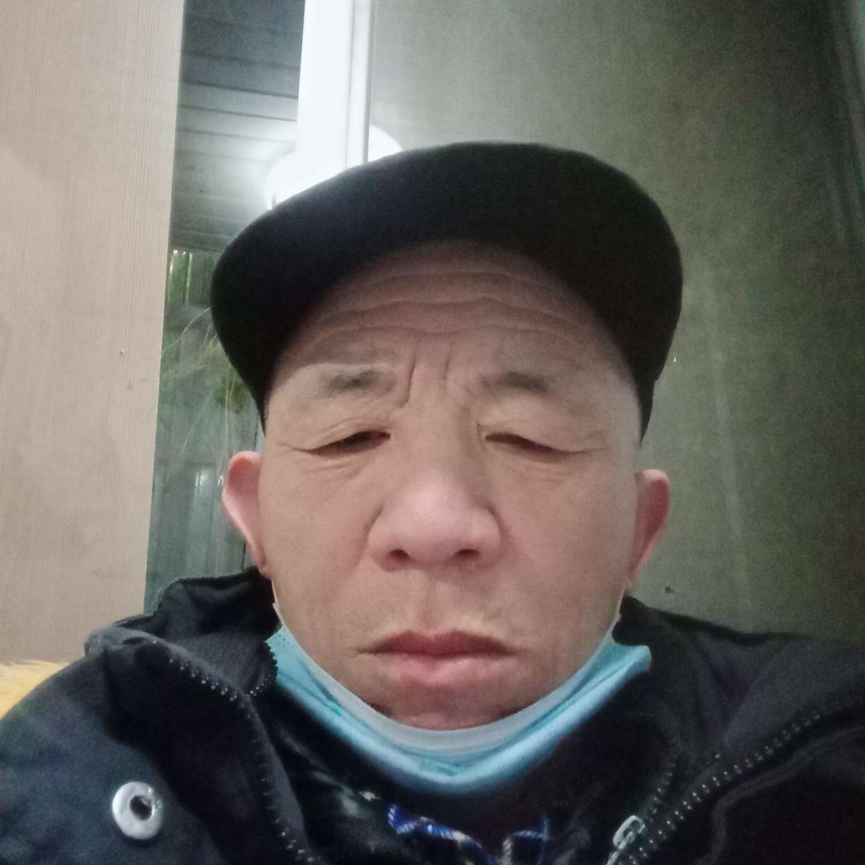 飞机拿寒冷的照片