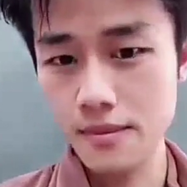 王日亮的照片