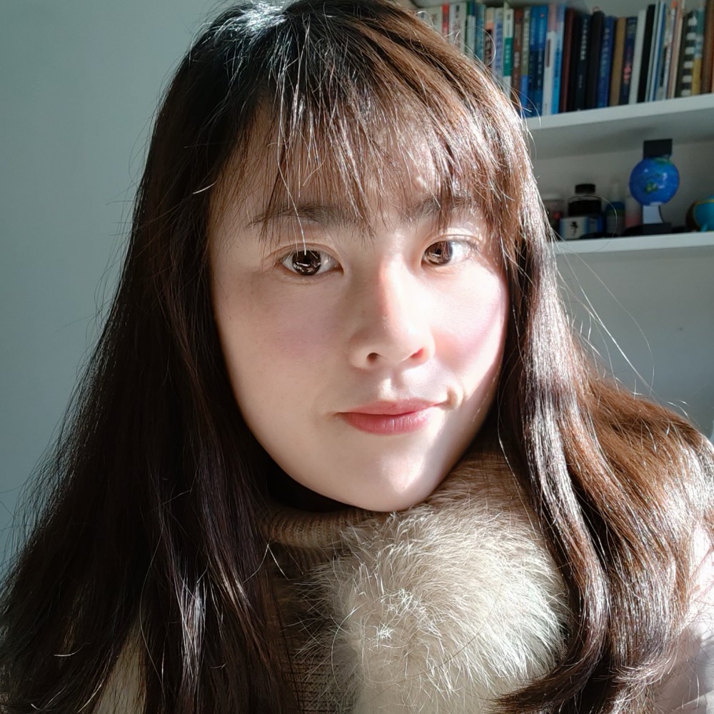 初雨挽手温婉的照片