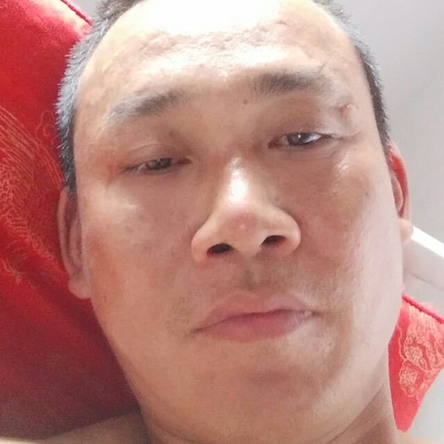 鼠标发嗲孤独的男的照片