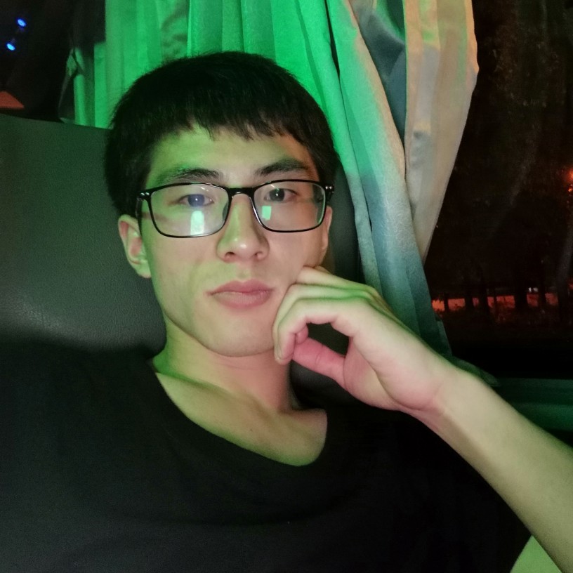 寂寞蓝天的照片