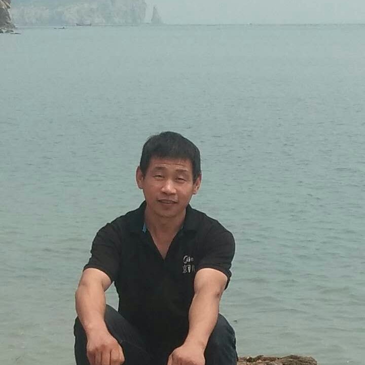 眼神迎爱听歌的照片