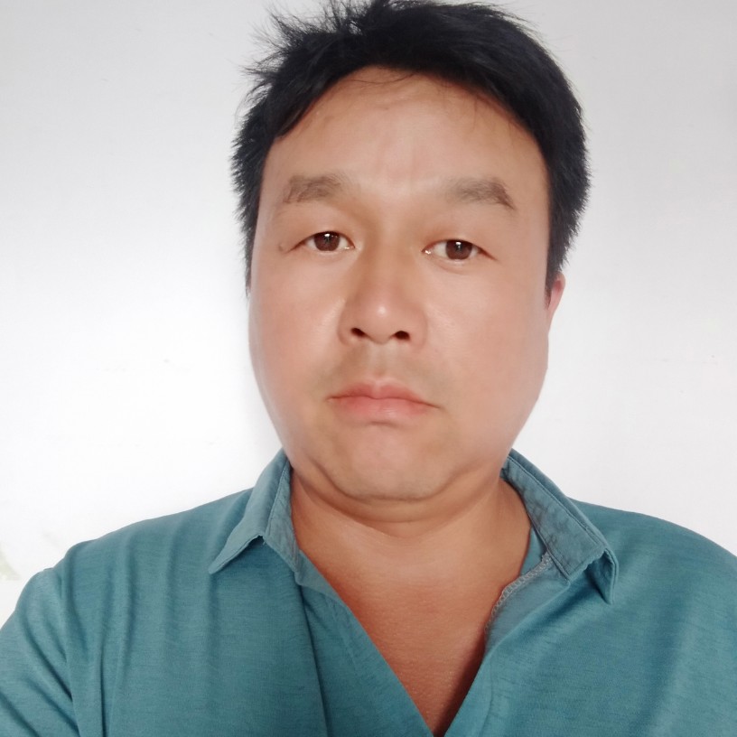 敏感漫步暖阳的照片