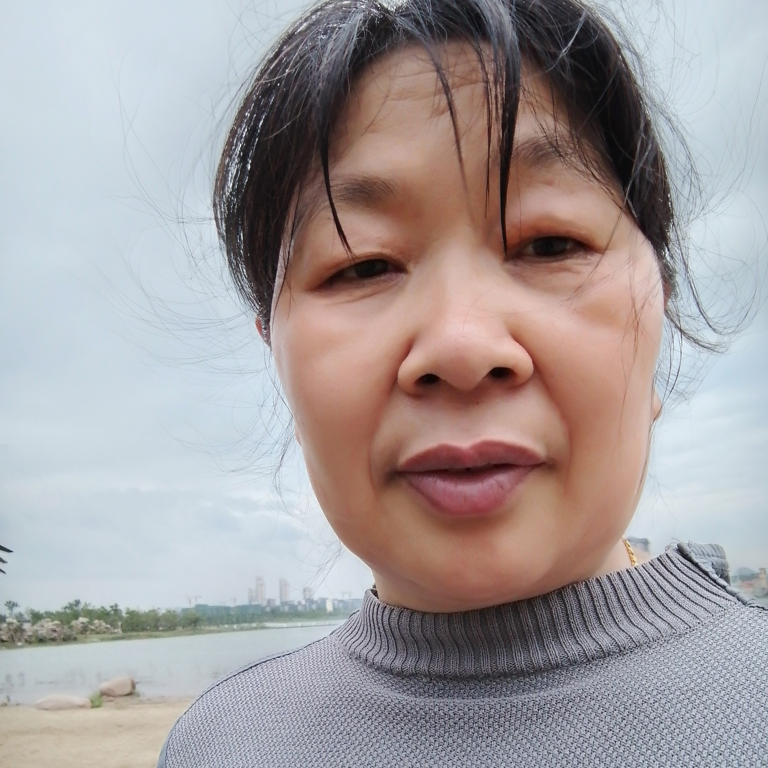勤奋苦恋冬日的照片