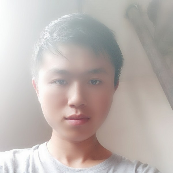 缥缈深拥文静的照片