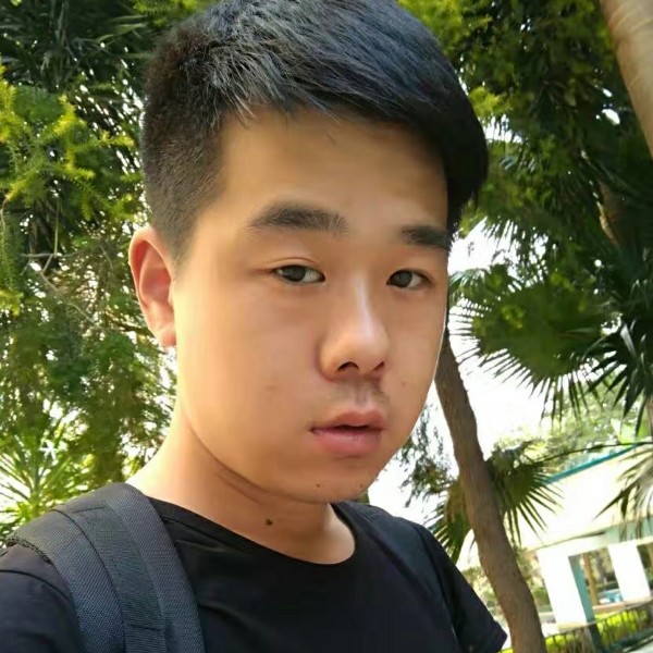 一个人画板的照片