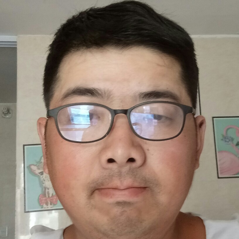 水杯爱恋爱听歌的照片