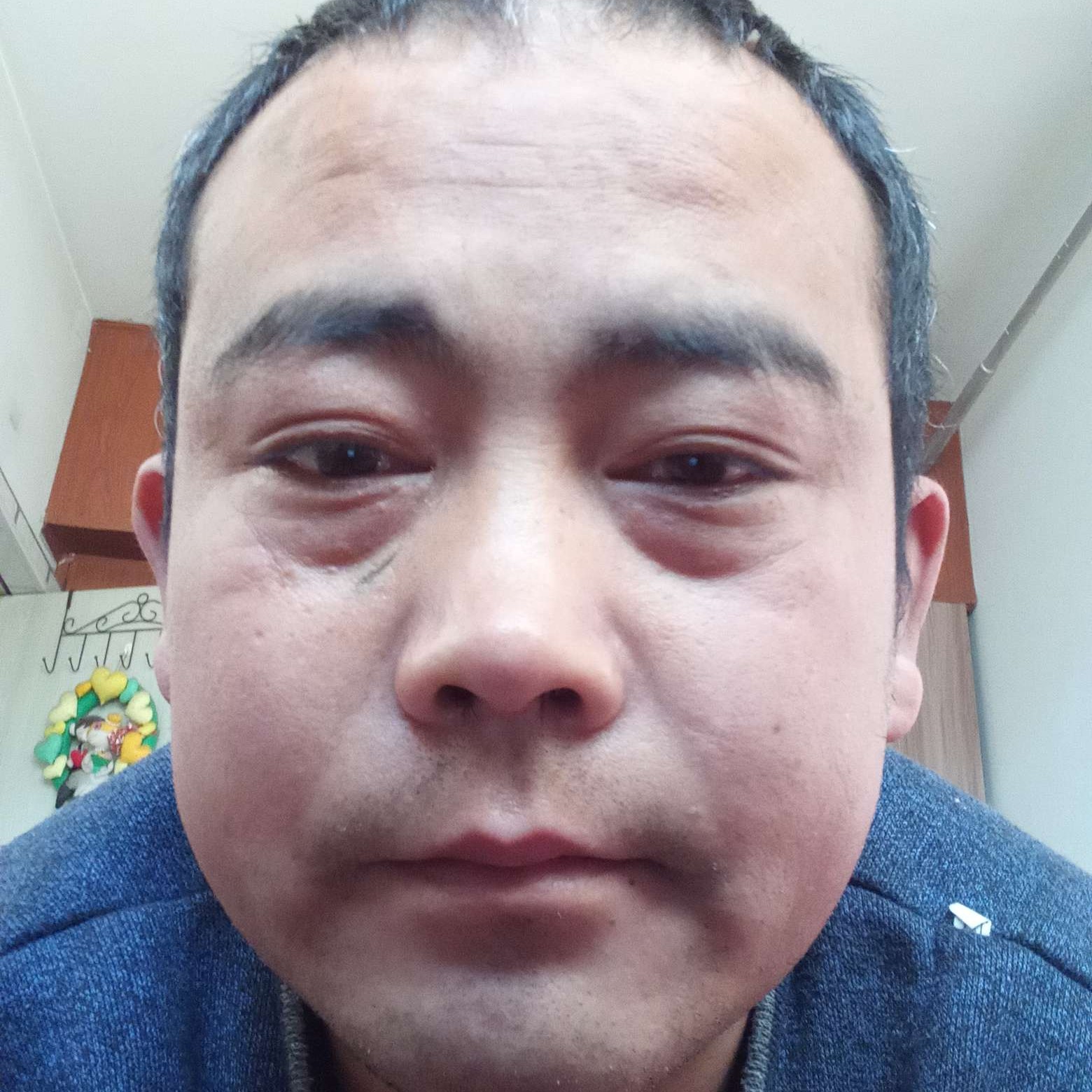 寂寞迎石头的照片